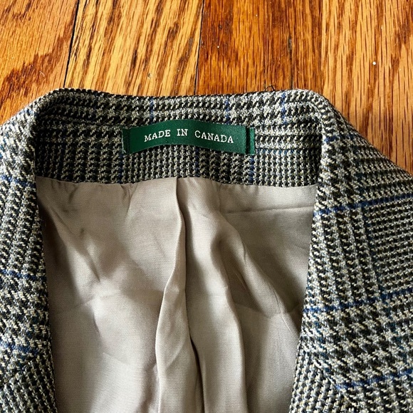 Lauren by Ralph Lauren Men's Plaid Blazer, 100
Percent Wool 39 R - Picture 8 of 15
